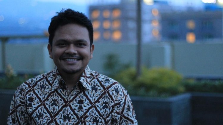 Menepuk JIS, Terpercik ke Proyek Sendiri