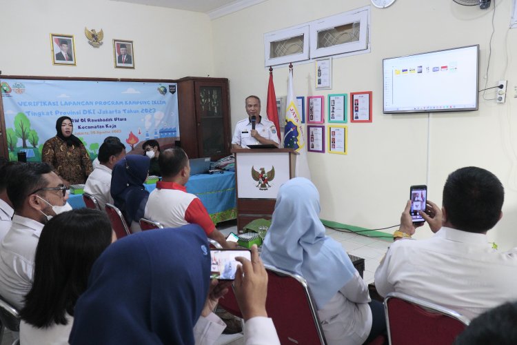 TEAM PROKLIM DINAS LINGKUNGAN HIDUP DKI JAKARTA VERIFIKASI RW 01 RAWA BADAK UTARA