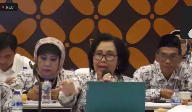 SELURUH PENGURUS PROVINSI PGRI MENOLAK KLB