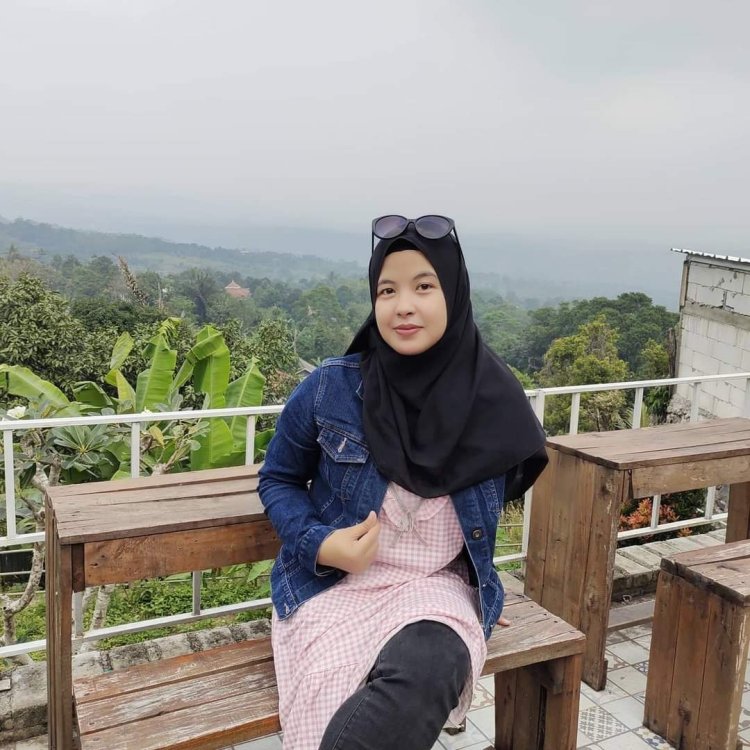 SUSI SUSILAWATI PERJUANGKAN HONORER LEWAT DPRD JAWA BARAT