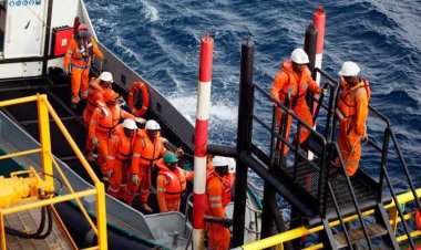 PERHATIKAN KESEJAHTERAAN AWAK KAPAL, KEMENHUB PERIKSA DAN AWASI GAJI POKOK AWAK KAPAL BERBENDERA INDONESIA DALAM PERJANJIAN KERJA LAUT