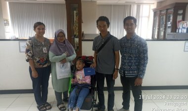Mysha Syafaatul Udzma Terima Bantuan Alat Bantu Dengar Dari Pemerintah DKI Jakarta