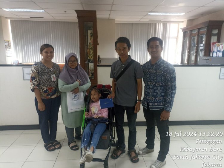 Mysha Syafaatul Udzma Terima Bantuan Alat Bantu Dengar Dari Pemerintah DKI Jakarta