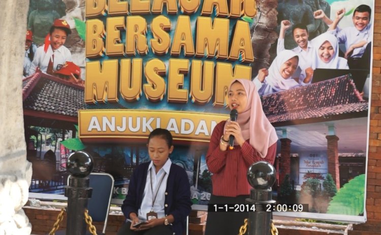 Sejarawan Muda: Anna Nur Nita Mengajak Ratusan Pelajar SMA Berkunjung Ke Situs Bersejarah di Kabupaten Nganjuk